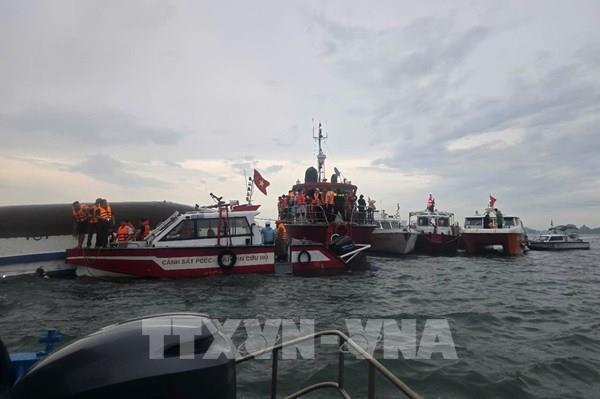Khẩn trương cứu nạn, cứu hộ các nạn nhân trong vụ đắm tàu du lịch trên vịnh Hạ Long