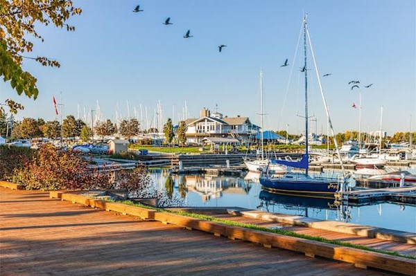 Canada: Những "điểm đến hạnh phúc" trong năm 2025