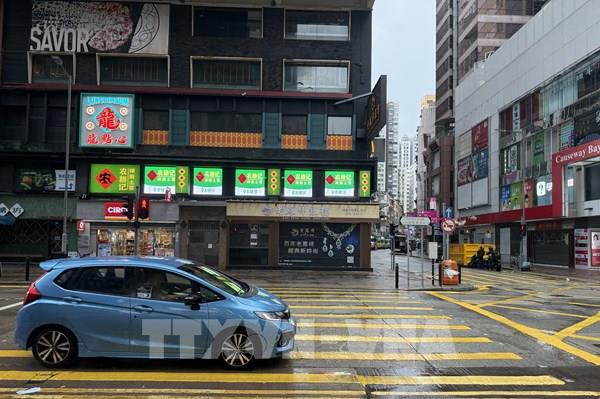 Hong Kong và Macau (Trung Quốc) hạ dự báo với bão Wipha