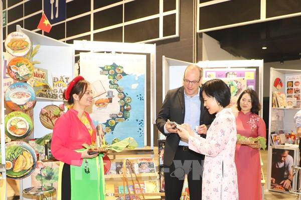 Quảng bá văn hóa ẩm thực Việt Nam tại Hội chợ sách Hong Kong (Trung Quốc)