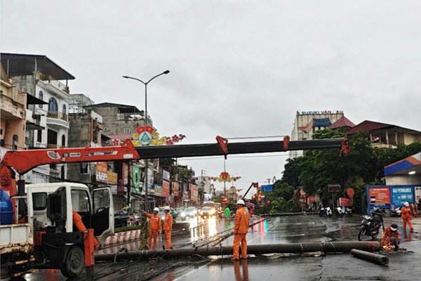 Điện lực miền Bắc thực hiện phương châm “4 tại chỗ” ứng phó với bão số 3