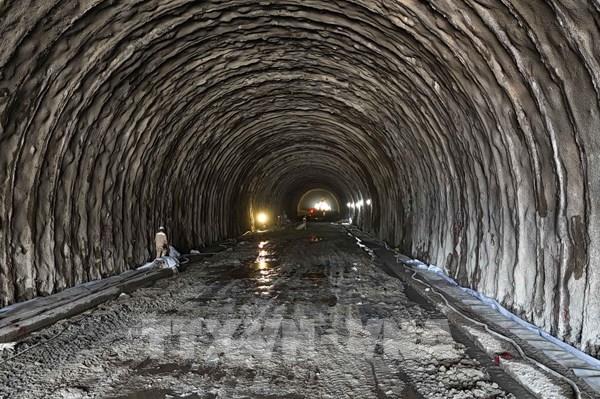 Hầm Đèo Ngang mở rộng được khoan thông vượt tiến độ 1 tháng