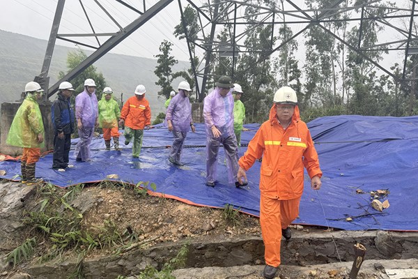 Truyền tải điện tập trung cao độ ứng phó với bão WIPHA