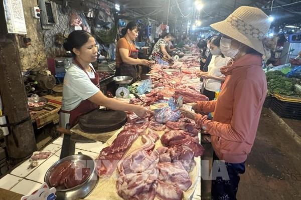 Hà Nội siết chặt bình ổn giá giữa tâm mưa bão