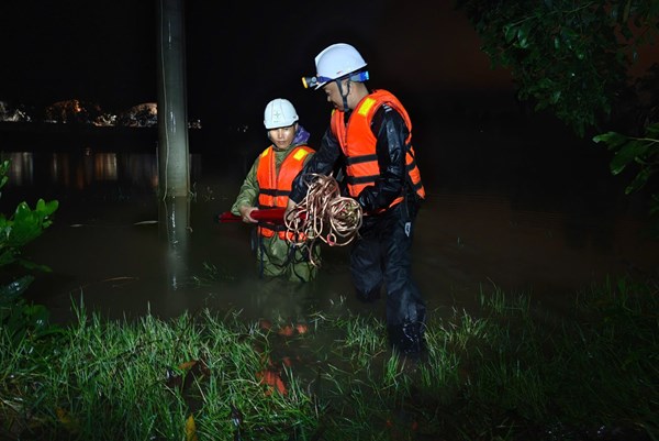 Điện lực Miền Bắc gần hoàn tất khôi phục cấp điện sau bão số 3