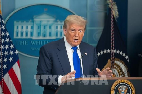 Tổng thống D.Trump tuyên bố giữ nguyên hạn áp thuế 1/8