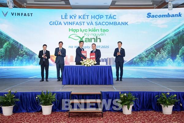 Sacombank ưu đãi lãi suất vay mua xe điện, hỗ trợ tới 80% giá trị xe