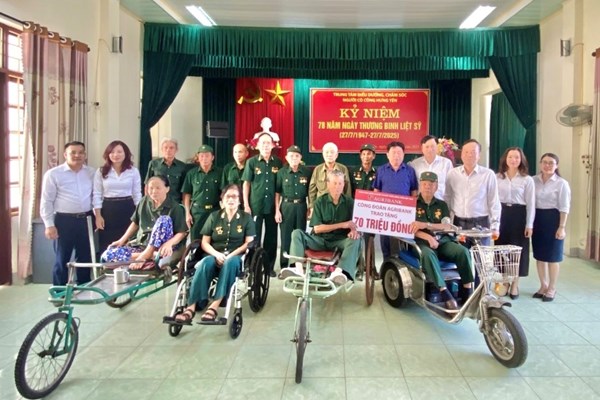 Agribank tri ân thương binh liệt sĩ, người có công với cách mạng nhân dịp 27/7