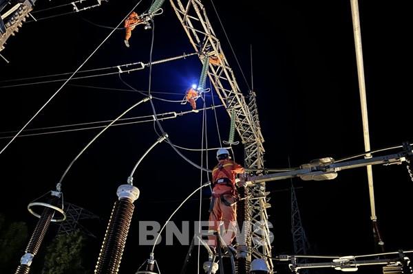 Vận hành an toàn lưới điện Nam Trung bộ trong nắng nóng cao điểm