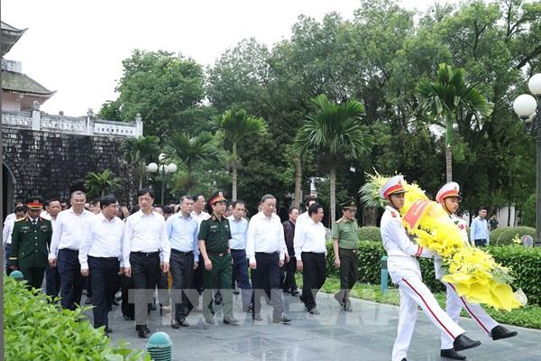 Tổng Bí thư Tô Lâm dâng hương tưởng niệm các Anh hùng, Liệt sĩ tại Điện Biên