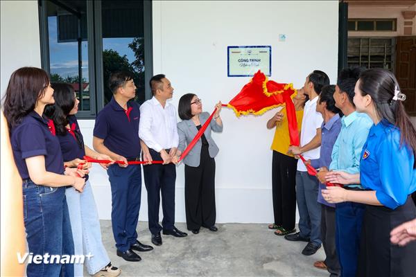 Nhà nghĩa tình: TTXVN tri ân người làm báo hy sinh vì Tổ quốc