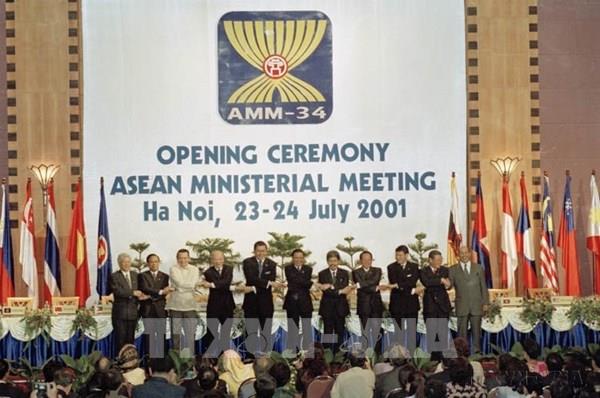 Việt Nam gia nhập ASEAN góp phần tăng cường đoàn kết và ổn định khu vực