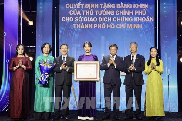 Hành trình 25 năm của thị trường chứng khoán Việt Nam