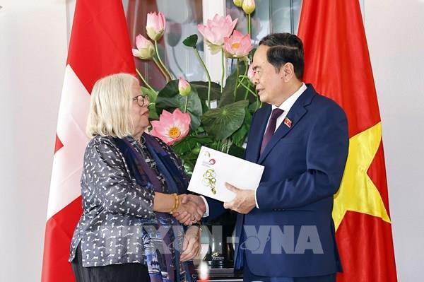Chủ tịch Quốc hội tiếp Chủ tịch Hội Hữu nghị Thụy Sĩ - Việt Nam