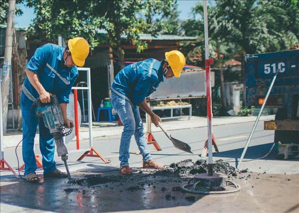 Cảnh báo thủ đoạn lừa đảo lắp đặt đường ống và đồng hồ nước