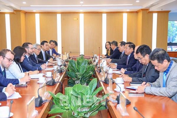 Tăng cường hợp tác đường sắt, hàng không Việt Nam – Vương quốc Anh