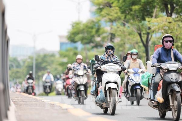 Dự báo thời tiết hôm nay 2/8: Bắc Bộ và Trung Bộ ngày nắng nóng, chiều tối có dông lốc 