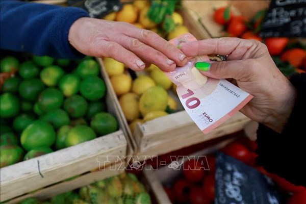 Kinh tế Pháp có thể trả giá đắt do chứng nghiện mạng xã hội