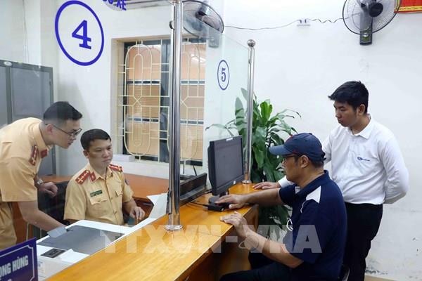 Thủ tục sang tên xe máy: Cần giấy tờ gì? Làm thế nào?