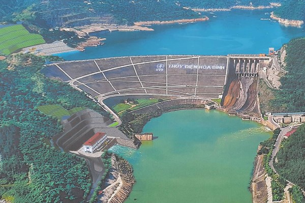 Sắp đóng 1 cửa xả đáy hồ thủy điện Hòa Bình và 2 cửa xả mặt hồ thủy điện Thác Bà