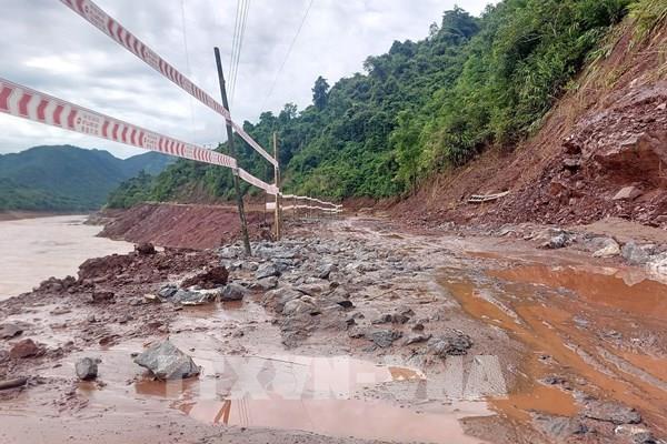 Khó khăn chồng chất ở vùng cô lập sau lũ lịch sử