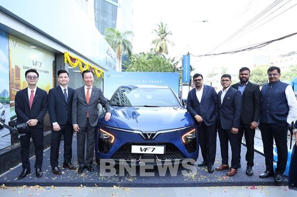 VinFast khai trương showroom lớn nhất tại Ấn Độ