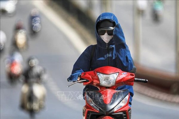 Bắc Bộ có nơi nắng nóng trên 39 độ C, chiều tối và đêm cục bộ mưa lớn