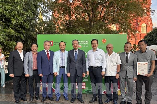Sắc màu Việt Nam rực rỡ giữa lòng Moskva: Nón lá, cao Sao Vàng và một triệu khách tham quan