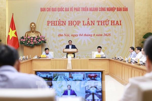 Thủ tướng: Cả nước phải là một đoàn quân phát triển ngành công nghiệp bán dẫn