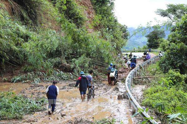 Nguy cơ lũ quét, sạt lở đất trong đêm và rạng sáng tại 8 tỉnh Bắc Bộ