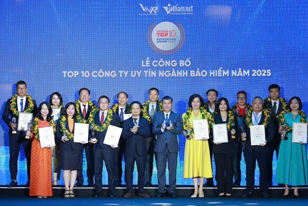 OPES lọt Top 10 công ty bảo hiểm phi nhân thọ uy tín nhất Việt Nam 2025