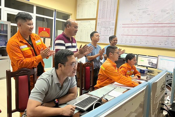 Đóng điện dự án nâng công suất trạm biến áp 500kV Việt Trì