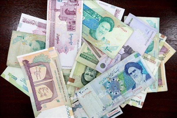 Iran cải cách đồng tiền giữa lúc khủng hoảng kinh tế nghiêm trọng