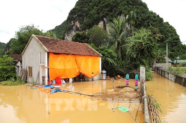Giải quyết nơi ở cho hàng nghìn người dân bị nhà "treo" sau lũ