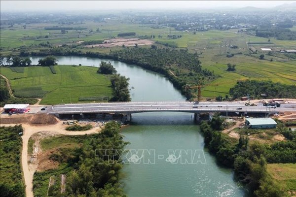 Xem xét thay thế nhà thầu nếu không đảm bảo tiến độ dự án cầu Quảng Đà