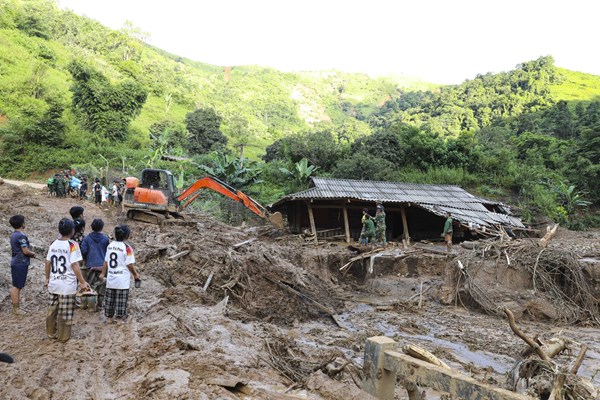 Phòng thủ từ sớm, từ xa trong bối cảnh biến đổi khí hậu diễn biến phức tạp