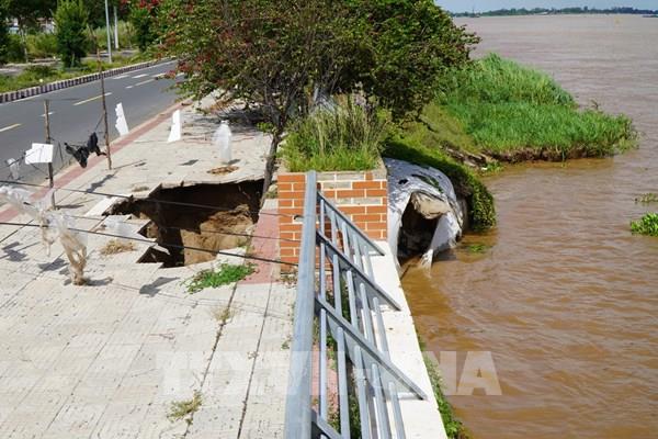 Đồng Tháp trước bài toán khắc phục sạt lở kè Thường Thới Tiền