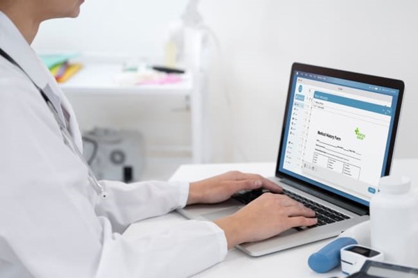 Bệnh án điện tử: “Chìa khóa” đơn giản hóa khám chữa bệnh