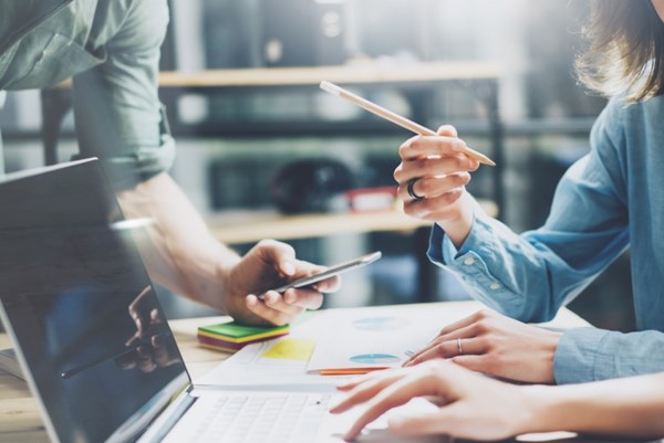 Nhân viên công nghệ trẻ - "nạn nhân" đầu tiên của AI