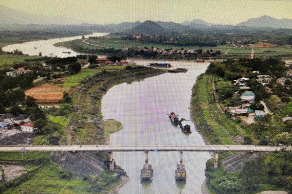 Phú Thọ: Cấm xe trọng tải lớn đi qua cầu sông Lô đoạn qua xã Đoan Hùng