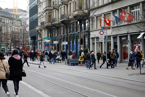 Thụy Sĩ “chạy nước rút” trước hạn chót áp thuế 39% của Mỹ