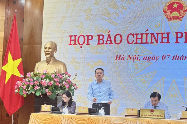 Họp báo Chính phủ: Đề xuất 2 phương án điều chỉnh mức giảm trừ gia cảnh
