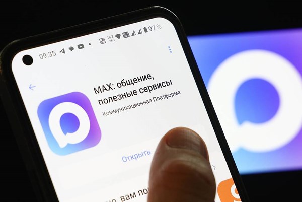 Nga yêu cầu bắt buộc cài ứng dụng tin nhắn Max trên điện thoại
