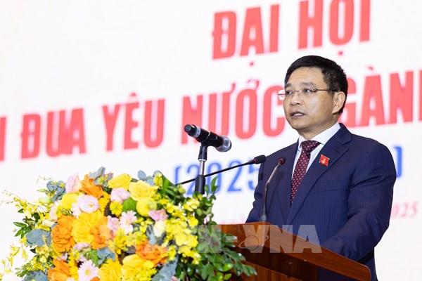 Bộ Tài chính chú trọng khen thưởng người lao động trực tiếp
