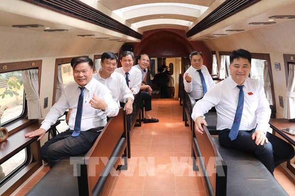 Ra mắt đoàn tàu 2 tầng "Hà Nội 5 cửa ô" vào dịp 19/8