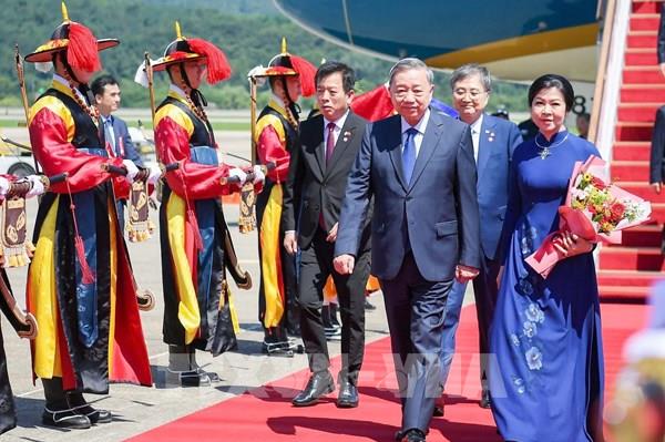 Tổng Bí thư Tô Lâm và Phu nhân bắt đầu thăm cấp Nhà nước Đại Hàn Dân Quốc