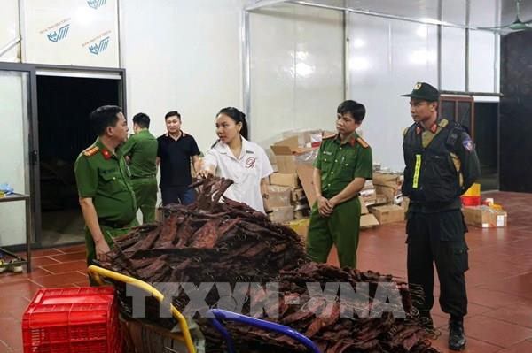Triệt phá vụ nhập khẩu hàng nghìn tấn thịt đông lạnh để sản xuất thịt trâu gác bếp