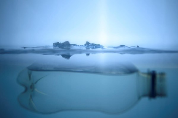 Lời cảnh báo trước "cơn sóng thần" vi nhựa