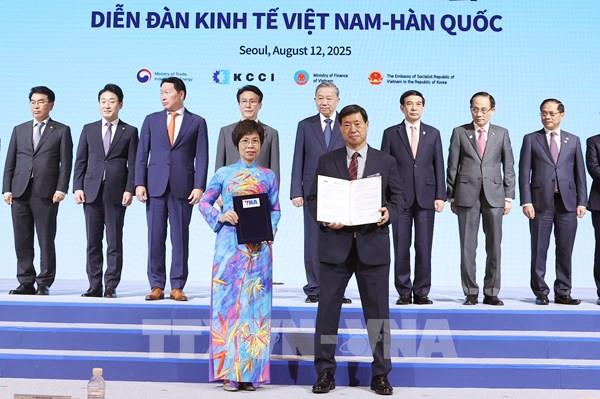 Tổng Bí thư Tô Lâm và Thủ tướng Hàn Quốc chứng kiến Lễ trao các thỏa thuận hợp tác