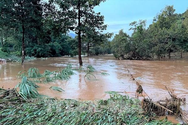 Lũ quét tại xã Đạ Huoai 3, hàng trăm người xuyên đêm khắc phục hậu quả